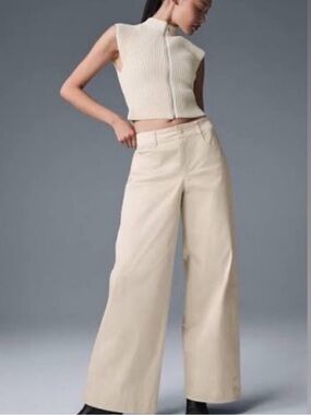 Alo Yoga Low Rise Wanderlust Wide Leg Trousers Oat Milk Tan Sz XS 2-4 W54154R